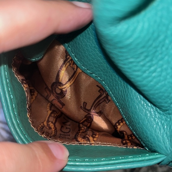 Tignanello Womenโs Shoulder Bag, GreenPebble Italian Leather W/ Matching Wallet - Picture 10 of 16